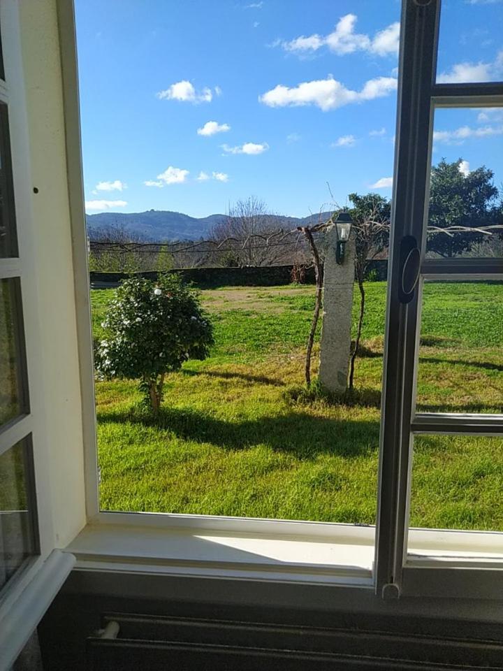 A Casa De Abelleira Ponteareas Bed and Breakfast Eksteriør billede